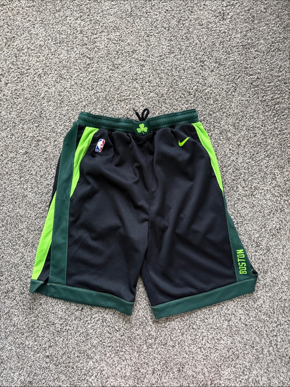 Nike Boston Celtics Basketball Shorts -YXL